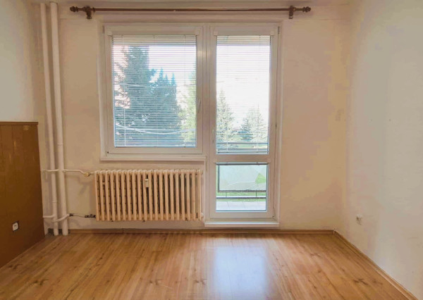 Na prenájom čiastočne zariadený 2-izbový byt v Bánovciach nad Bebravou