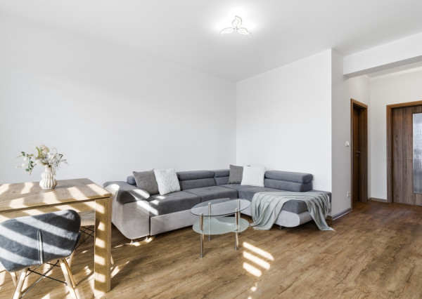 Na predaj 2 - izbový byt v obci Dvorníky