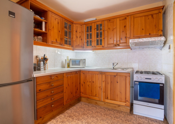 Na predaj priestranný 3-izbový byt s loggiou v centre Stupavy