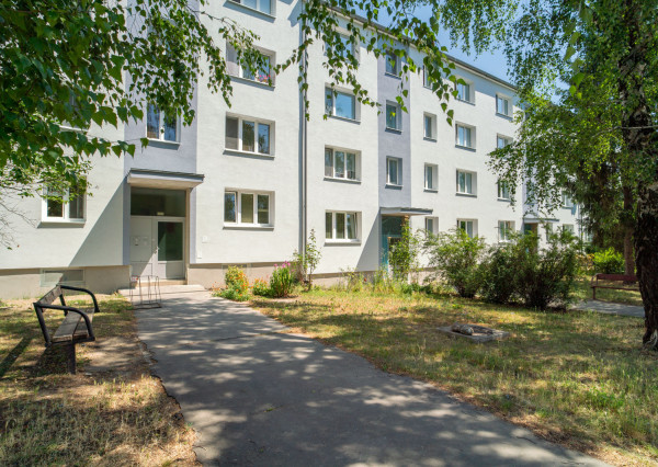 Na predaj priestranný 3-izbový byt s loggiou v centre Stupavy