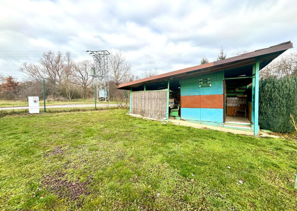 Exkluzívne na predaj  záhrada s chatkou v Bánovciach n/B