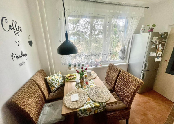 Exkluzívna ponuka 3 izb. veľkometrážného bytu v Bánovciach n/B s balkónom a pivnicou- SEVER