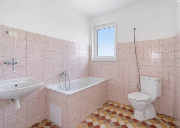 Na predaj dvojpodlažný rodinný dom v Kvetoslavove