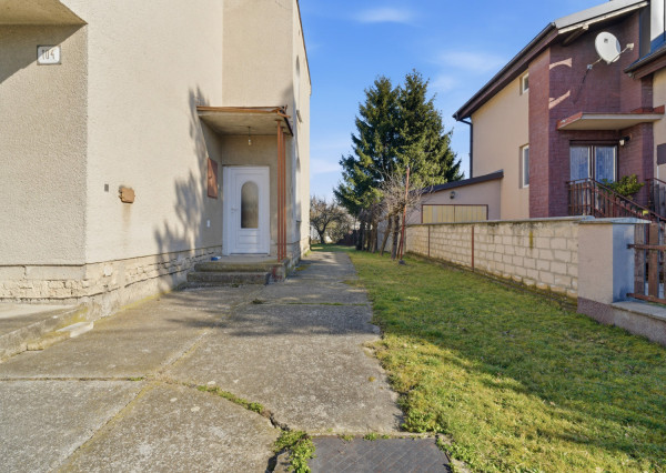 Na predaj dvojpodlažný rodinný dom v Kvetoslavove