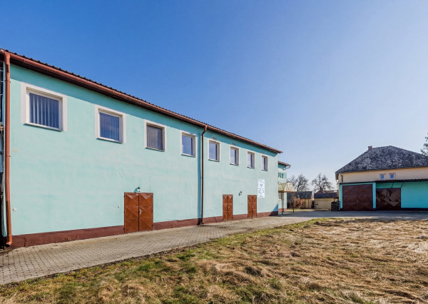 Na predaj výrobná hala s administratívnou časťou pri Lučenci