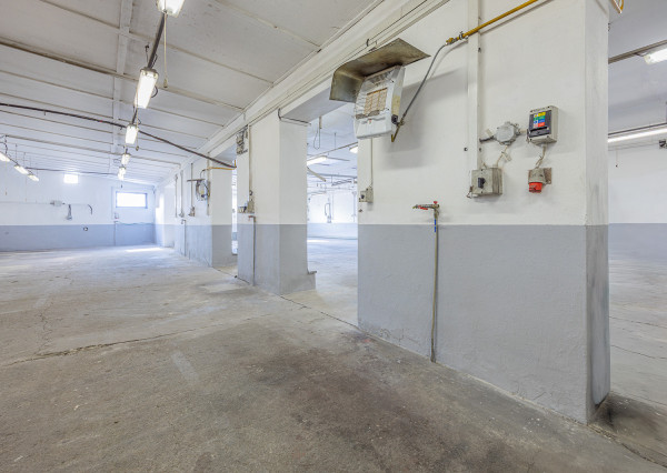 Na predaj výrobná hala s administratívnou časťou pri Lučenci