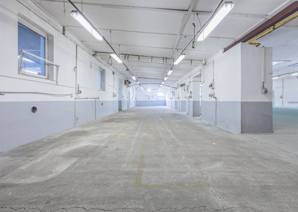 Na predaj výrobná hala s administratívnou časťou pri Lučenci