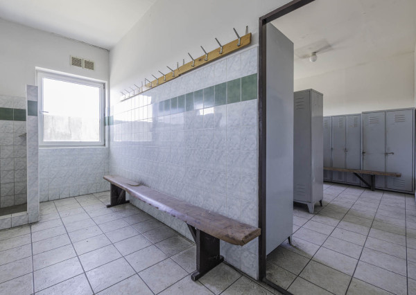 Na predaj výrobná hala s administratívnou časťou pri Lučenci