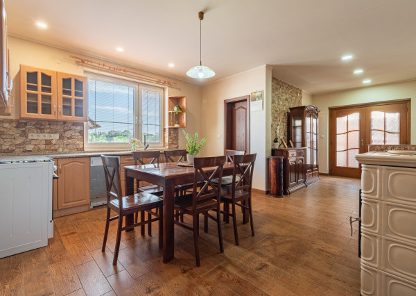 Na predaj zrekonštruovaný rodinný dom v Pate