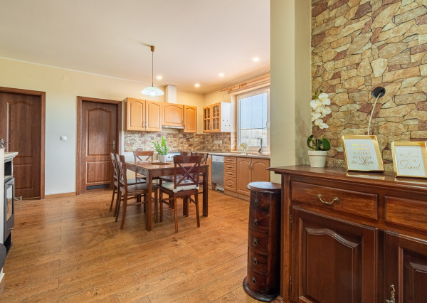 Na predaj zrekonštruovaný rodinný dom v Pate