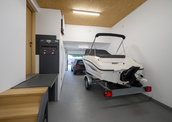 Na predaj vila s okrasnou záhradou a bazénom v Pezinku