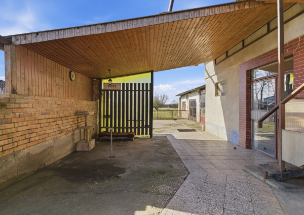 Na predaj rodinný dom s investičným potenciálom v Šuranoch