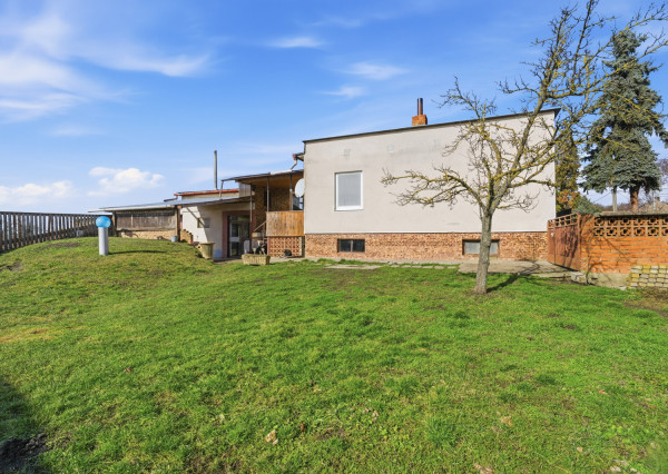 Na predaj rodinný dom s investičným potenciálom v Šuranoch