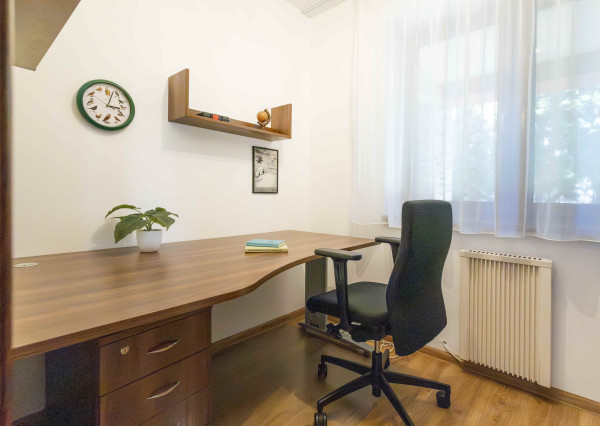 Na prenájom rodinný dom s garážou a terasou v centre Šamorína