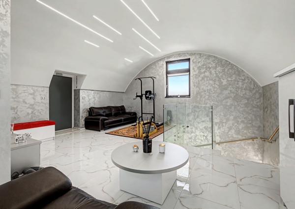 Na predaj polyfunkčný objem s luxusným rezidenčným podkrovím v Bratislave