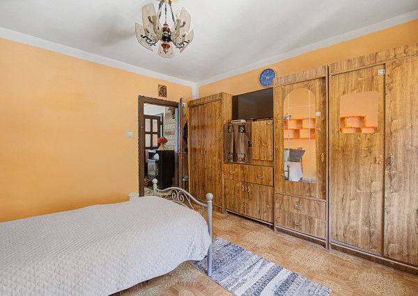 Na predaj rodinný dom s bazénom v obci Makov-Potok