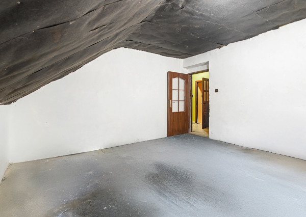 Na predaj rodinný dom s bazénom v obci Makov-Potok