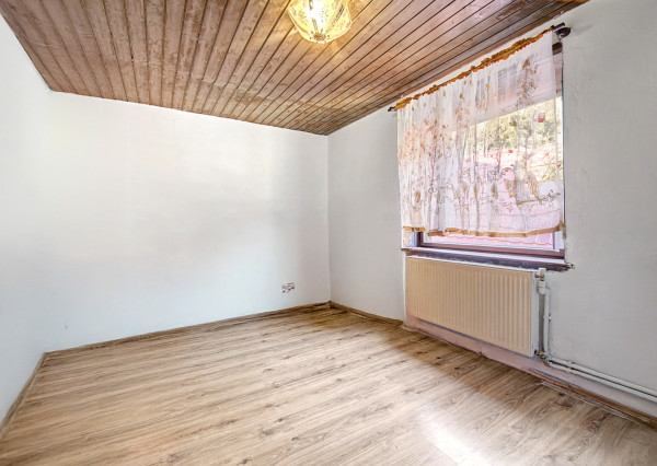 Na predaj rodinný dom s bazénom v obci Makov-Potok