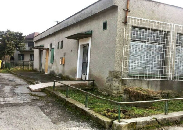 Na prenájom /výrobno-skladovacie priestory/ Prusy