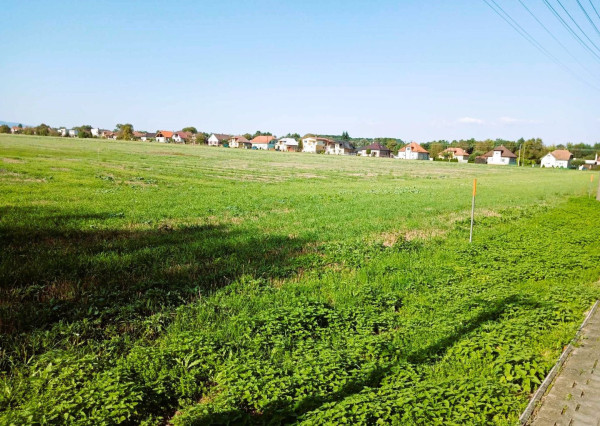 Exkluzívne iba u nás na predaj lukratívne stavebné pozemky  v obci Šišov, okr. Bánovce n/B