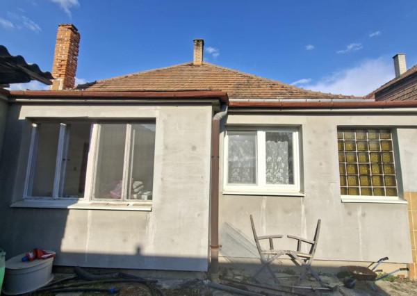 Na predaj rodinný dom vhodný na rekonštrukciu v obci Dežerice