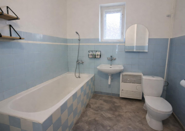 Na predaj rodinný dom vhodný na rekonštrukciu v obci Dežerice