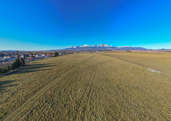 Na predaj pozemok s výhľadom na Tatry v obci Mlynica