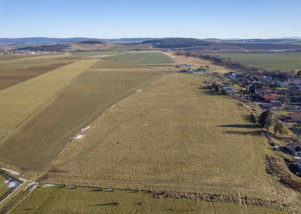 Na predaj pozemok s výhľadom na Tatry v obci Mlynica