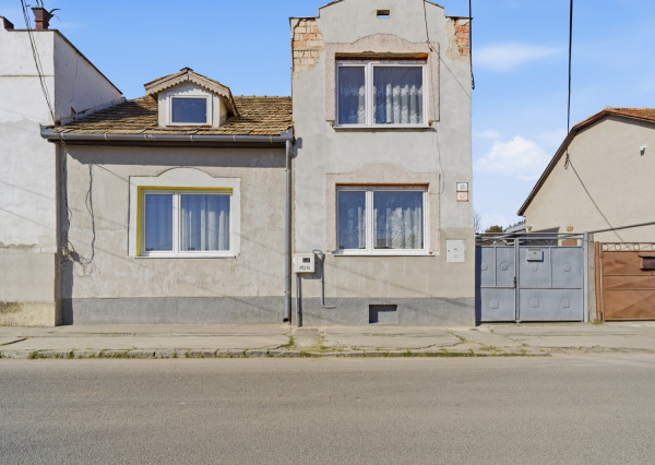 Na predaj rodinný dom s potenciálom rozšírenia vo Fiľakove