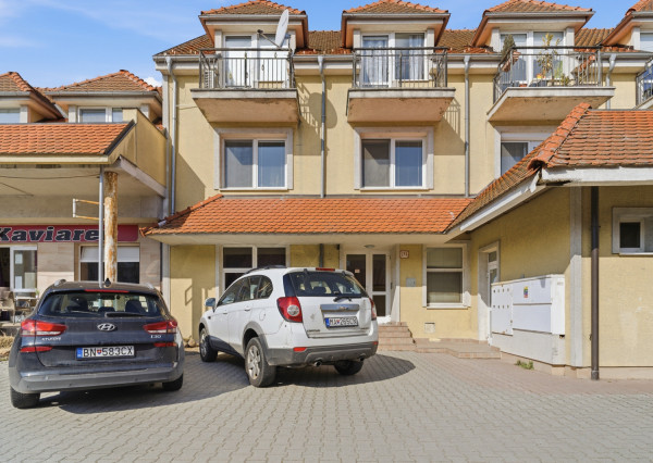 Na predaj 4-izbový mezonetový byt s 2 balkónmi v centre mesta Malacky