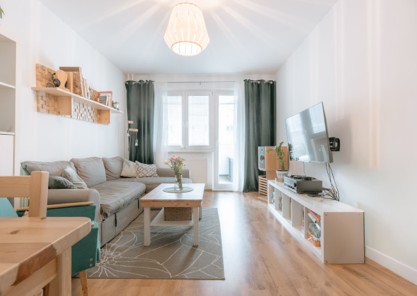 Na prenájom kompletne zariadený 2-izbový byt v centre Martina