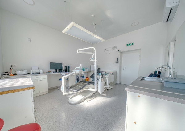 Zubná ambulancia pripravená na okamžité prevádzkovanie v Pobedime