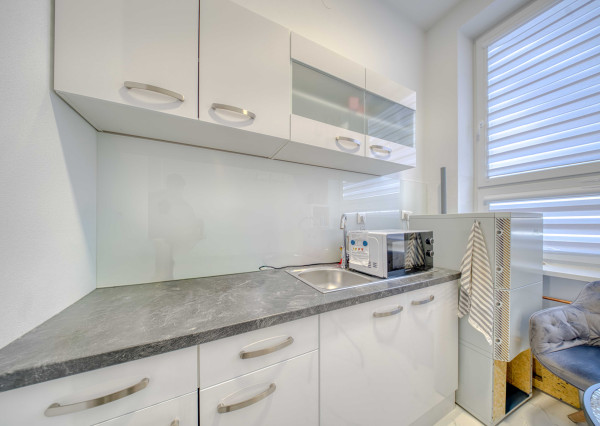 Zubná ambulancia pripravená na okamžité prevádzkovanie v Pobedime