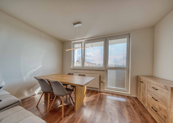 Na prenájom kompletne zariadený 2-izbový byt v Petržalke