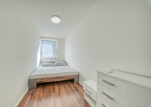 Na prenájom kompletne zariadený 2-izbový byt v Petržalke