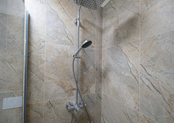 Na prenájom kompletne zariadený 2-izbový byt v Petržalke