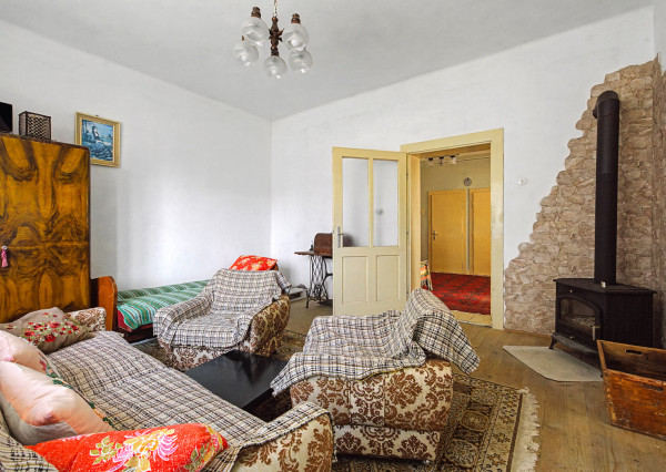 Na predaj dom s veľkým potenciálom v Dlhej nad Váhom - Šaľa