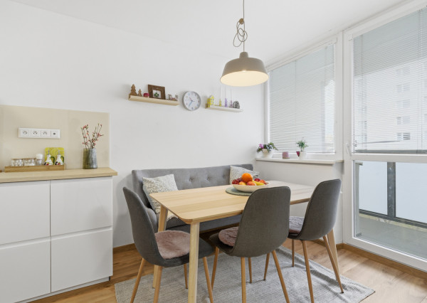 Na predaj 4-izbový byt v centre Stupavy