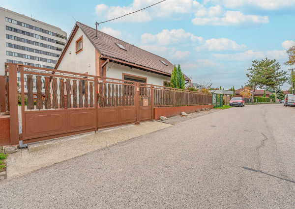 Na predaj rodinný dom v Podunajských Biskupiciach