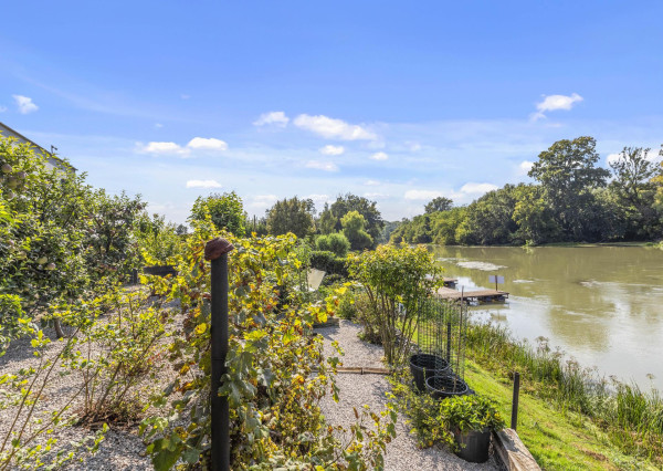 Na predaj penzión pre podnikanie aj bývanie pri Malom Dunaji
