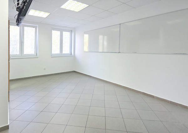 Na prenájom kancelársky priestor v centre Šamorína