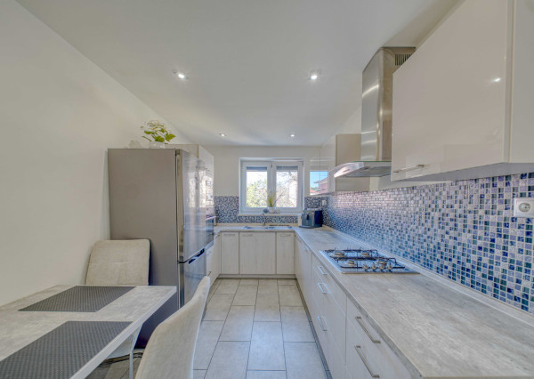 Na predaj kompletne zrekonštruovaný byt s balkónom v Hlohovci