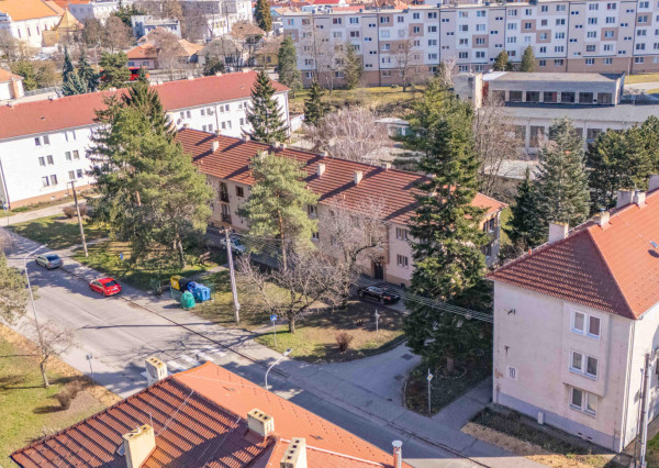 Na predaj kompletne zrekonštruovaný byt s balkónom v Hlohovci