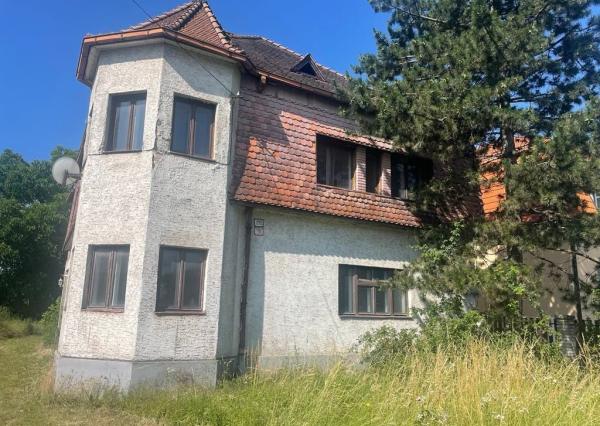 Exklzívne na predaj veľký 7 izb. RD- Partizánske / Veľké Bielice