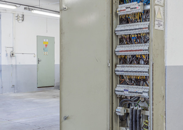 Na predaj výrobná hala s administratívnou časťou pri Lučenci