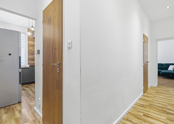 Na predaj 3-izbový byt s 2 balkónmi a 2 parkingami, Ružinov