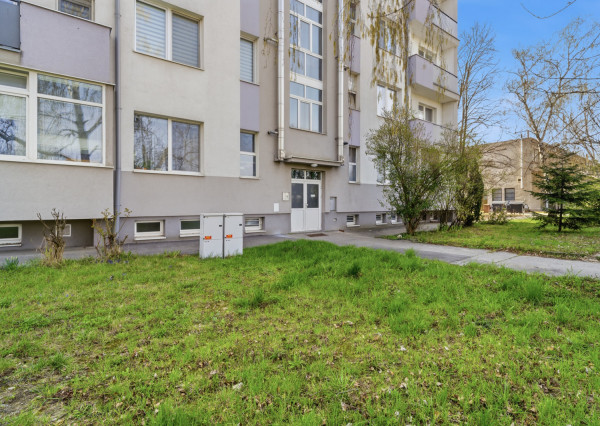 Na predaj 3-izbový byt s 2 balkónmi a 2 parkingami, Ružinov