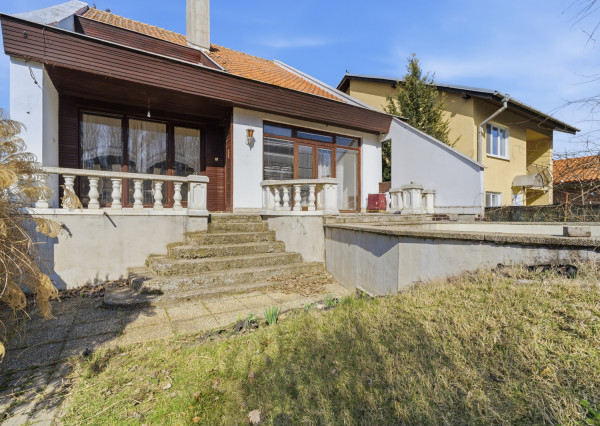 Na predaj 5-izbový rodinný dom v Hamuliakove