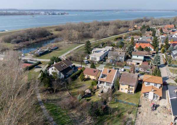 Na predaj 5-izbový rodinný dom v Hamuliakove