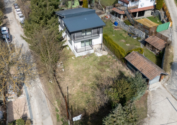 Výnimočné bývanie pod lesom - 5-izbový rodinný dom Limbach so záhradou